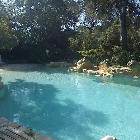La Bousquatiere Bed & Breakfast Piolenc Ruang foto