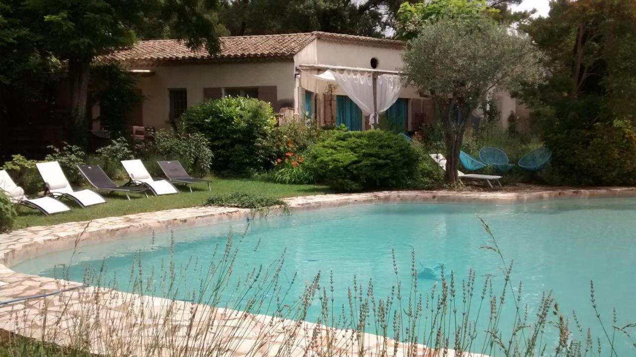La Bousquatiere Bed & Breakfast Piolenc Bagian luar foto